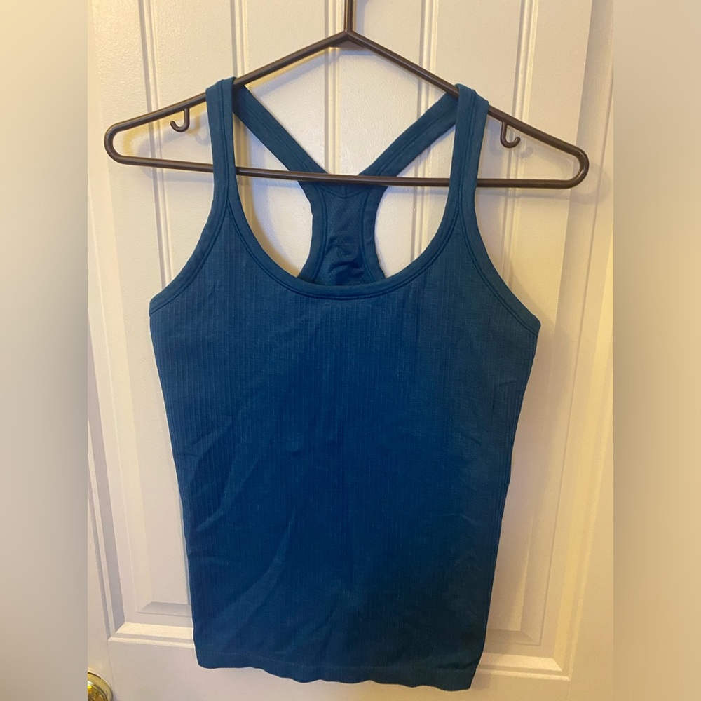 Lululemon newer style‎ tank size 8
